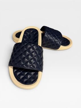 APL Lusso Slides